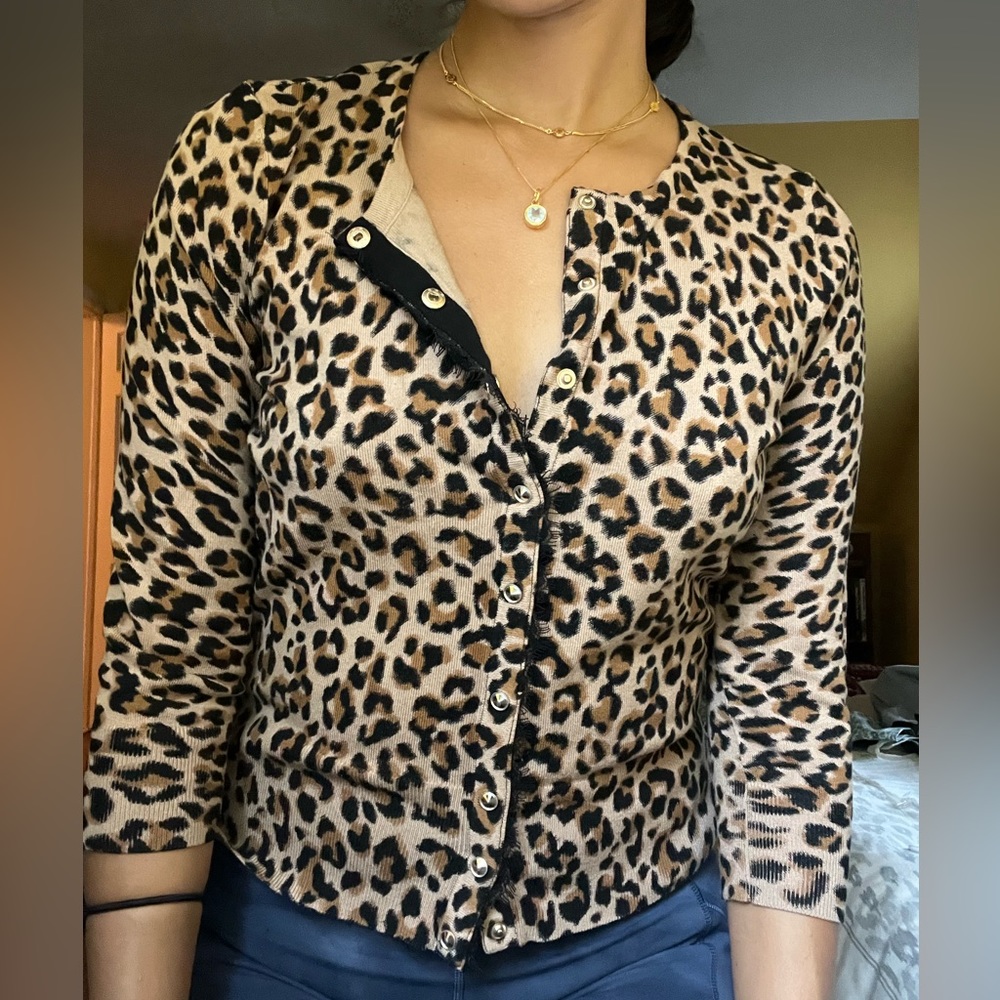 White House Black Market Leopard print button front 3/4 length sleeve top